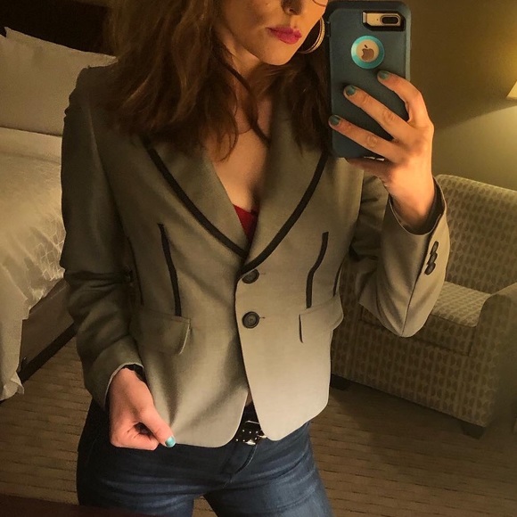 Meet your Posher, Emily - Picture 2 of 12